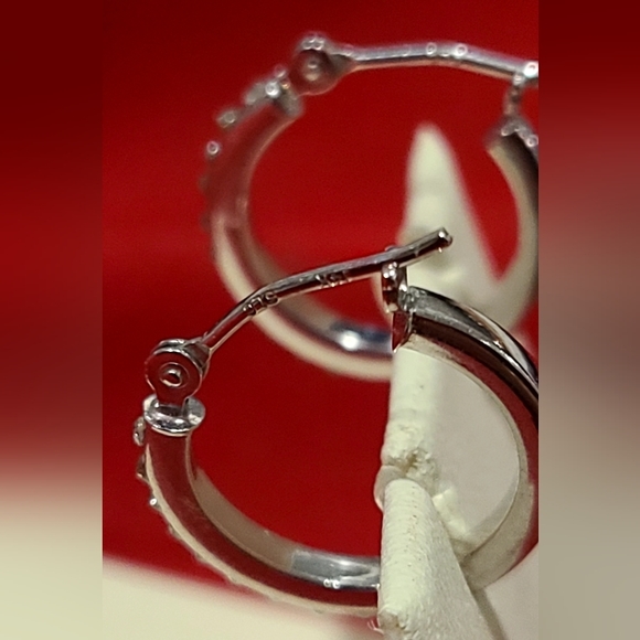 White gold plated huggies with tiny diamonds - Picture 3 of 5